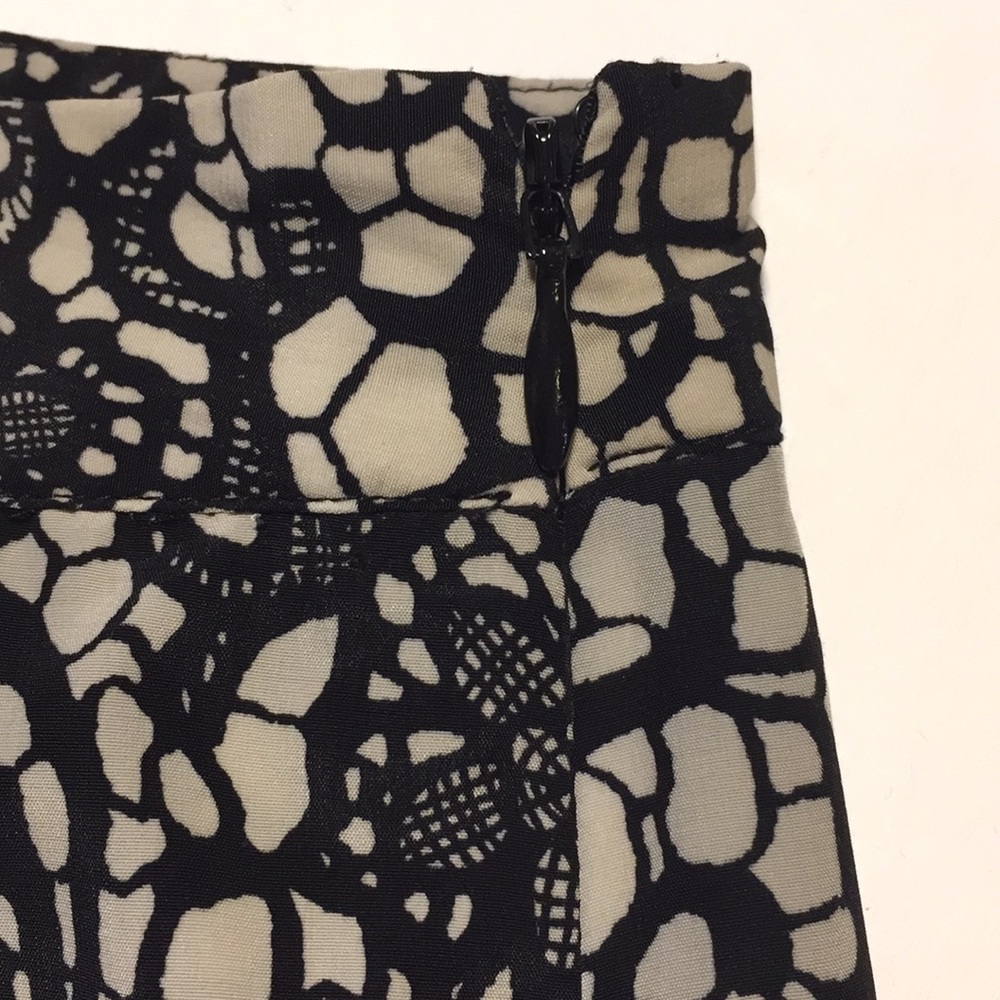 Hinge Women’s Skirt - Picture 3 of 6
